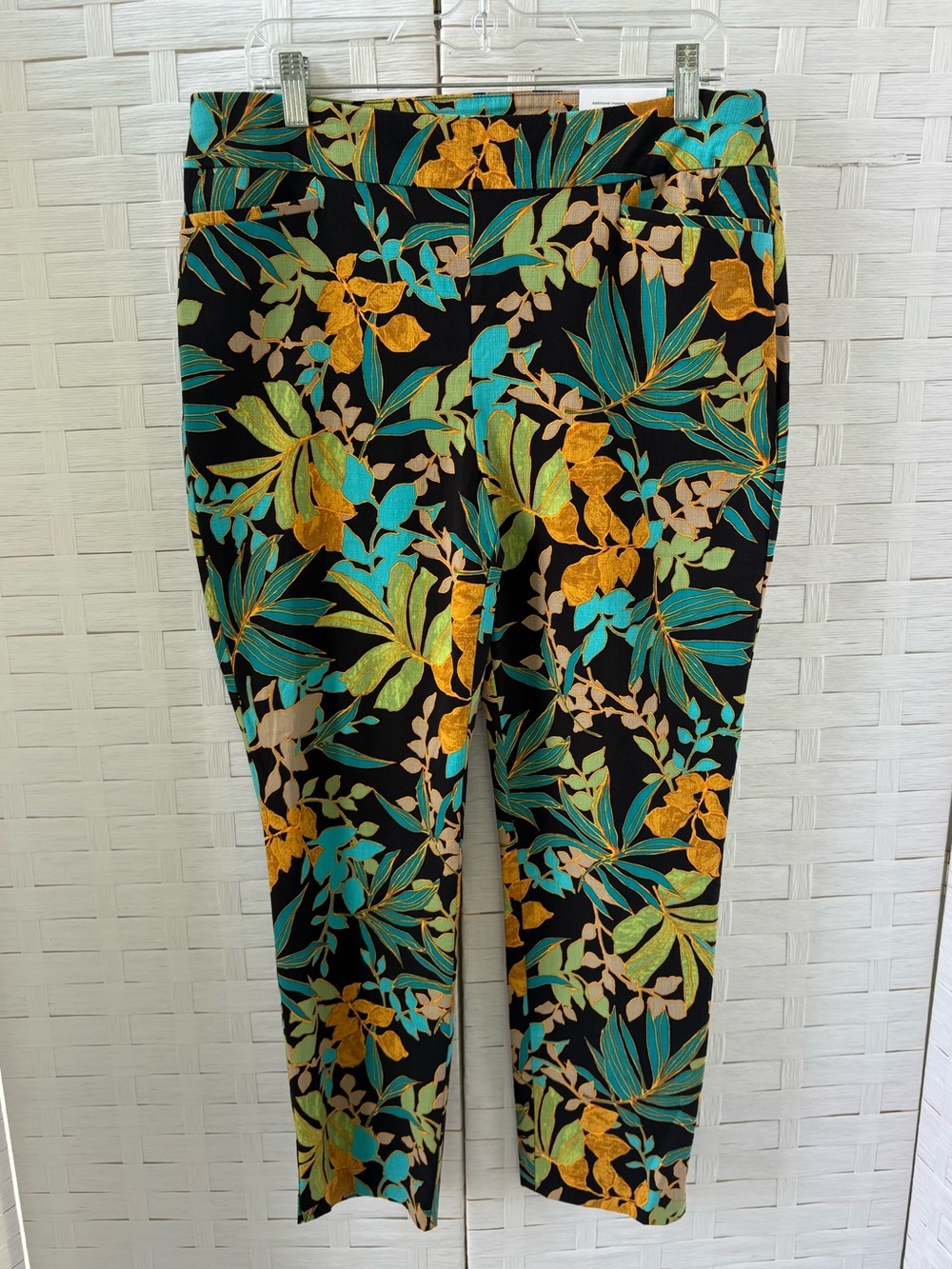 Chico's Size 10 Black Tropical Ankle Pants So Slimming Brigitte Slim Leg Cruise